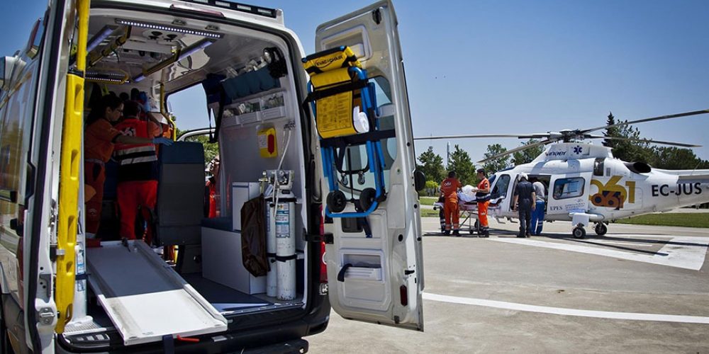 One dead and four injured, one of them seriously, in accident between lorry and two cars on A357 Malaga road