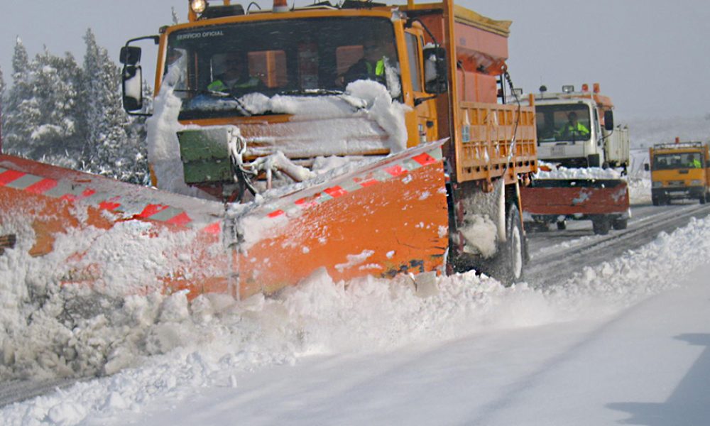 Más de 400 operarios cuidarán del estado de las carreteras de Andalucía frente a las nevadas