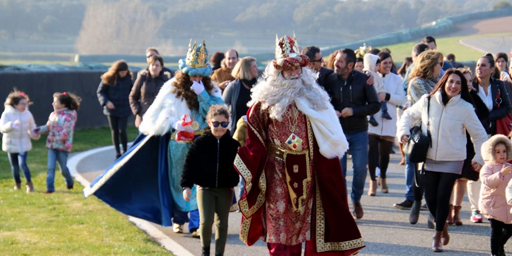 LOS REYES MAGOS:  Parten en helicóptero desde Ascari Race Resort, Ronda
