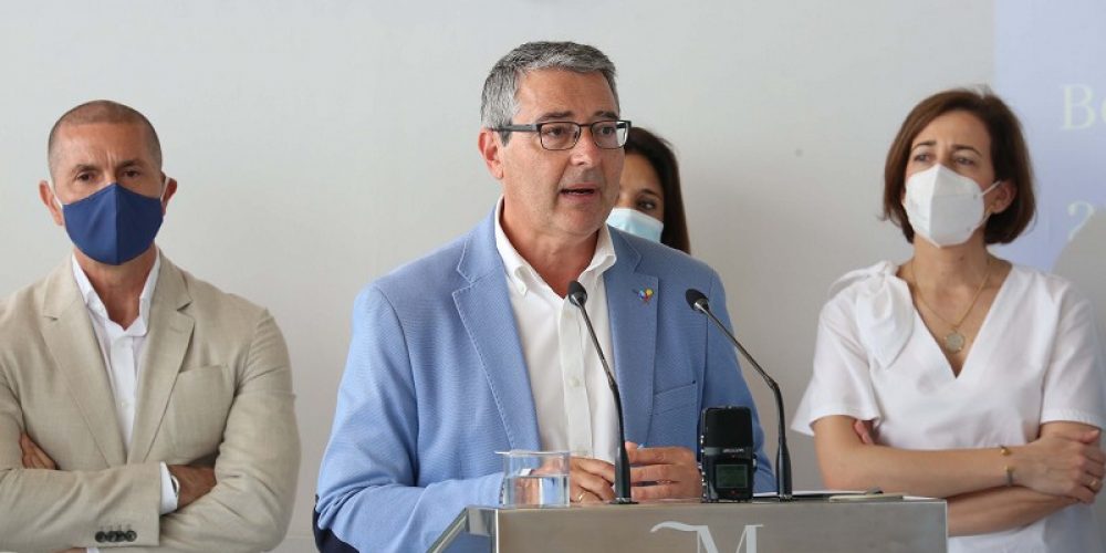 La Diputación ofrece a los sanitarios bonos descuento de 100 euros para estancias en hoteles de la Costa del Sol