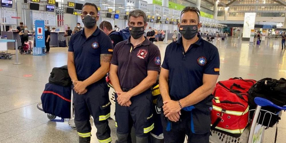Tres bomberos malagueños se desplazan a Beirut para colaborar en las tareas de búsqueda y rescate de supervivientes