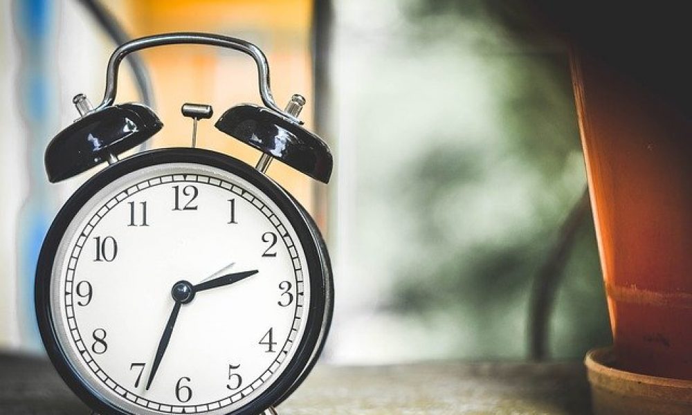 SPRING FORWARD: Clocks go forward an hour in Spain TOMORROW at the start of ‘summer time’