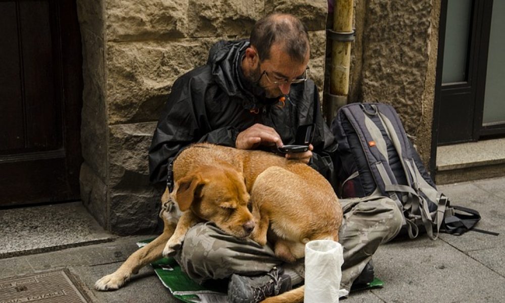 Spain’s government reinforces assistance to the homeless in the face of the Covid-19 coronavirus crisis
