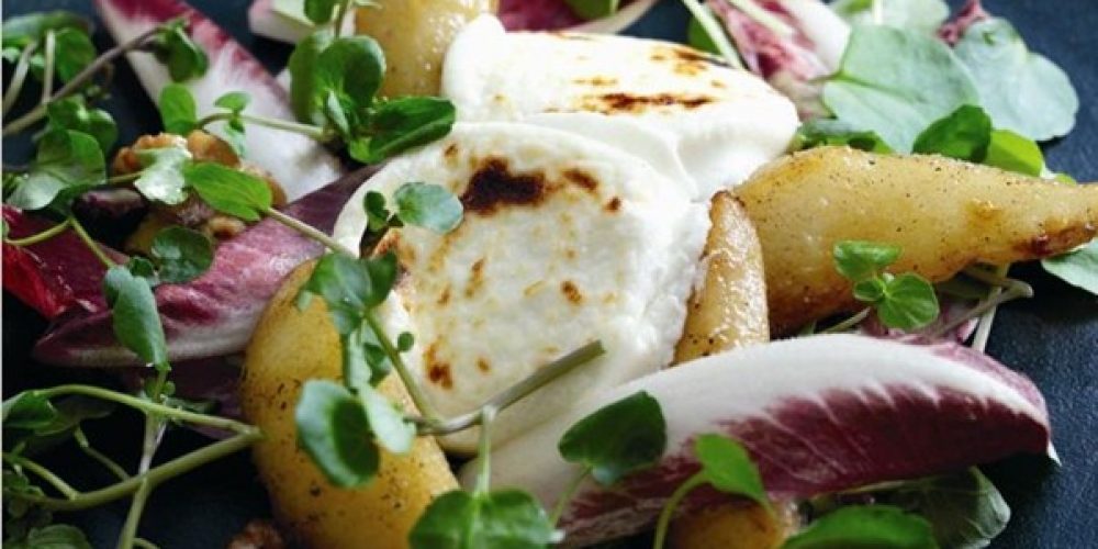 Fried Goat’s Cheese with Caramelised Pears – Secret Serranía Style