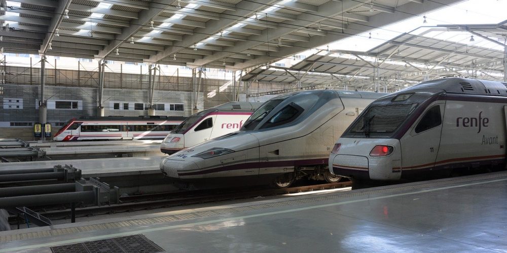 Adif prestará el servicio de asistencia a personas con discapacidad o movilidad reducida en estaciones